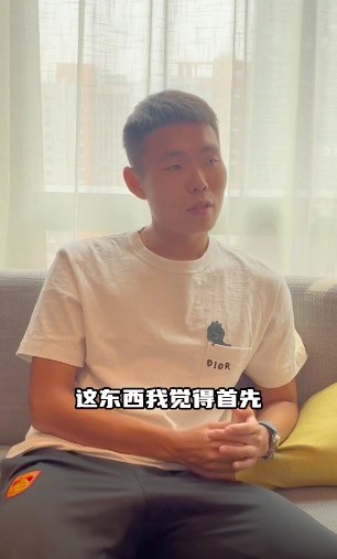 球员的锅！内维尔力挺温格 痛批枪手球员自甘堕落